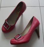 SANDÁLIA COM FIVELA PINK:*